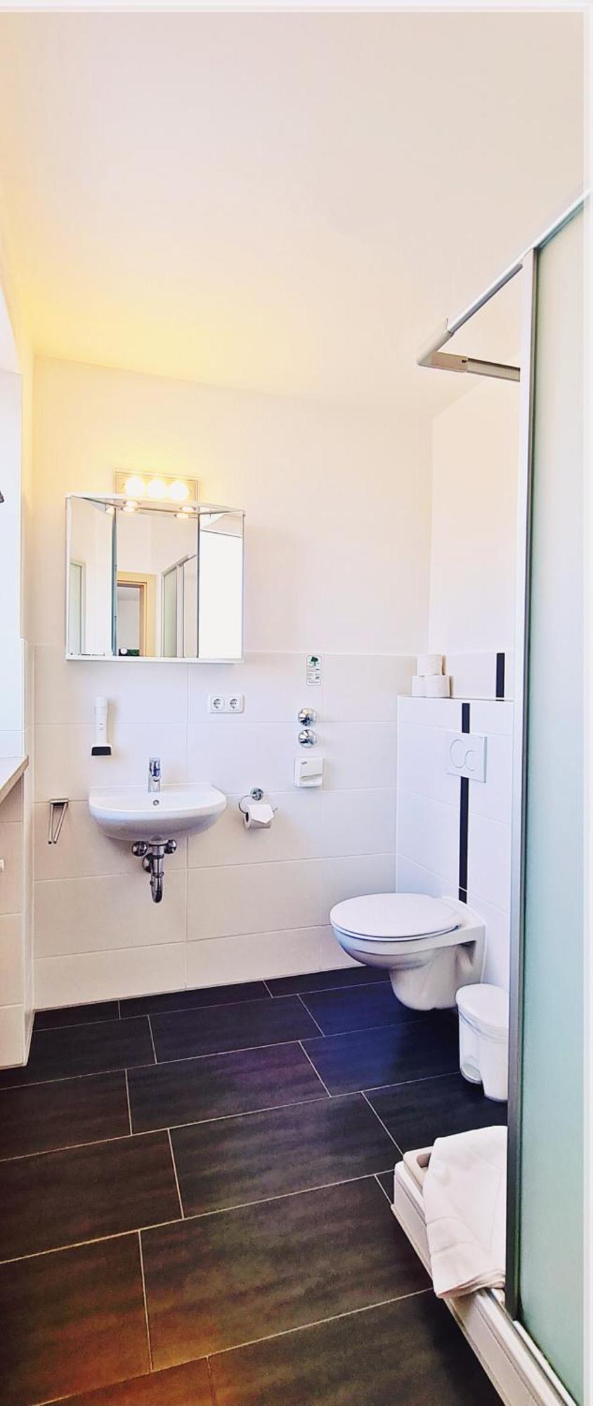 Hotel Krone Koenigsbrunn Bagian luar foto