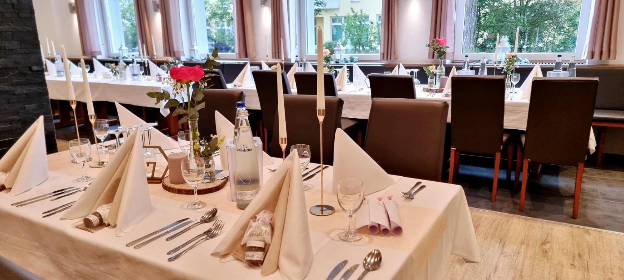 Hotel Krone Koenigsbrunn Bagian luar foto