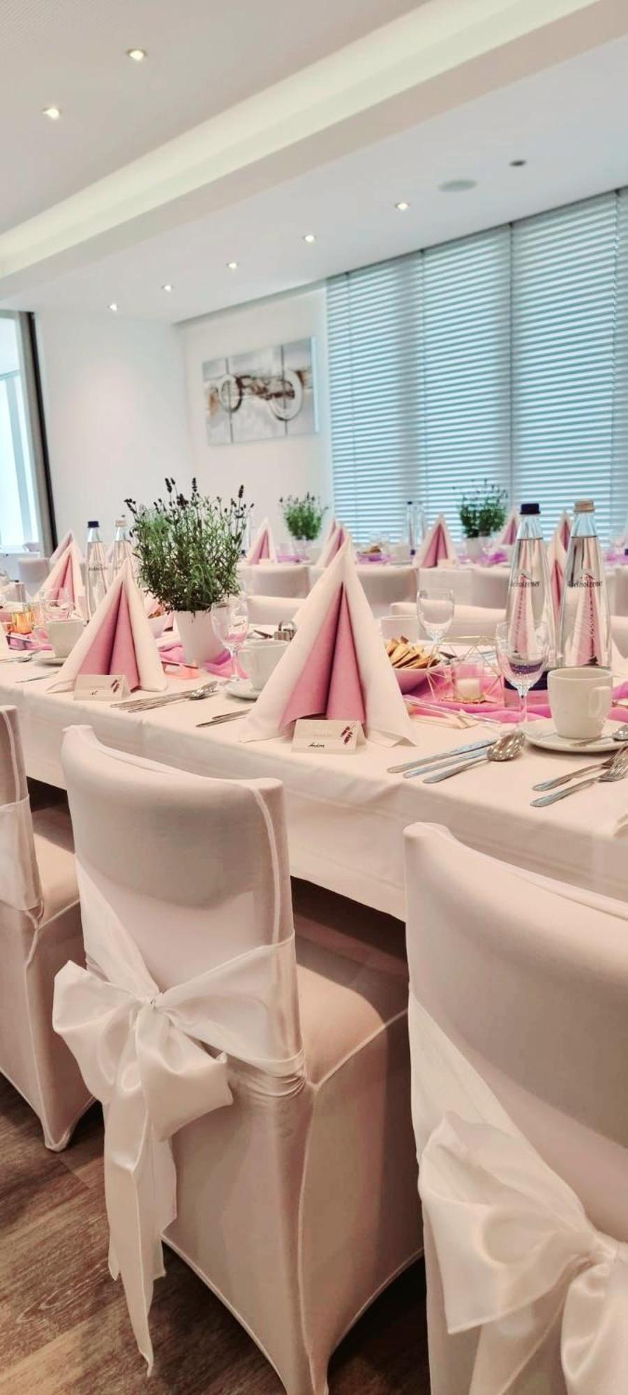 Hotel Krone Koenigsbrunn Bagian luar foto