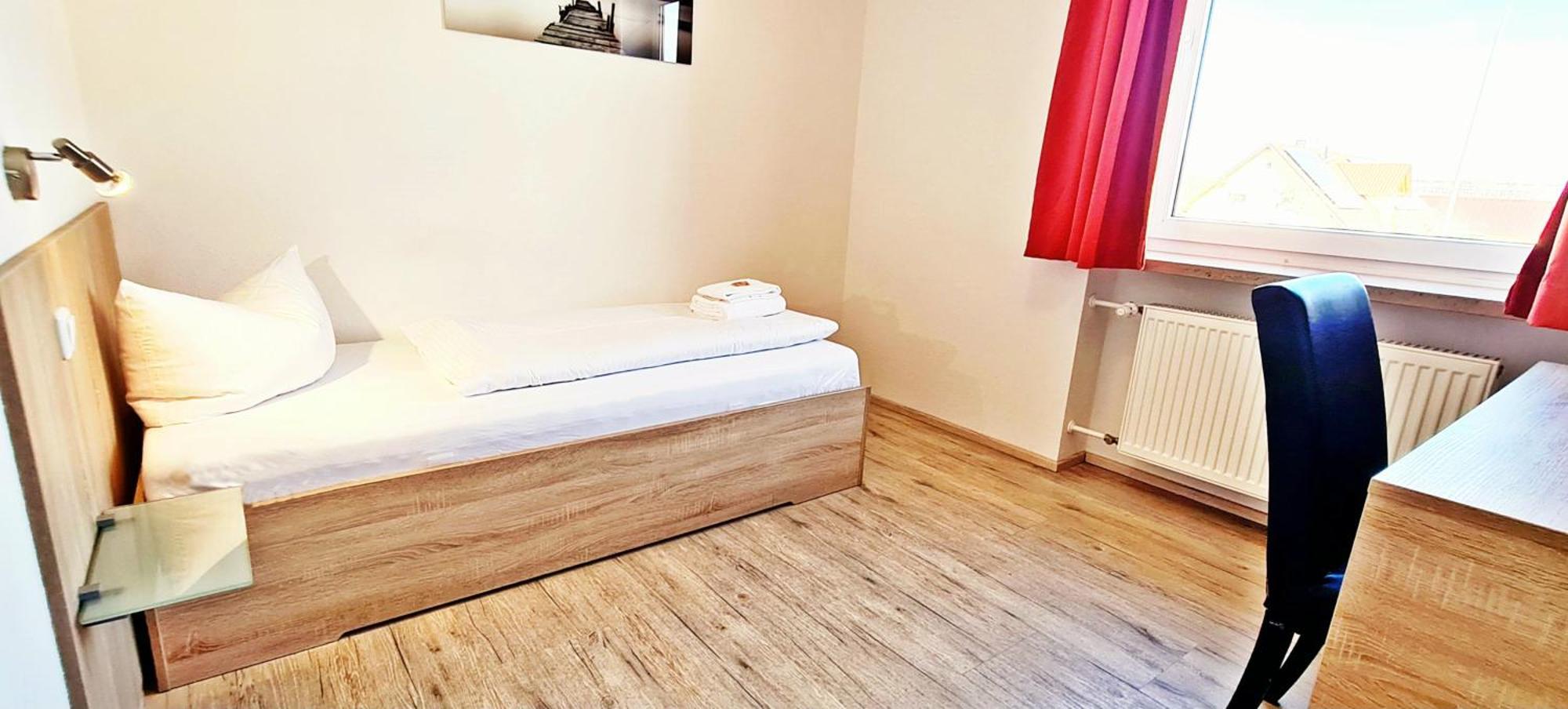 Hotel Krone Koenigsbrunn Bagian luar foto