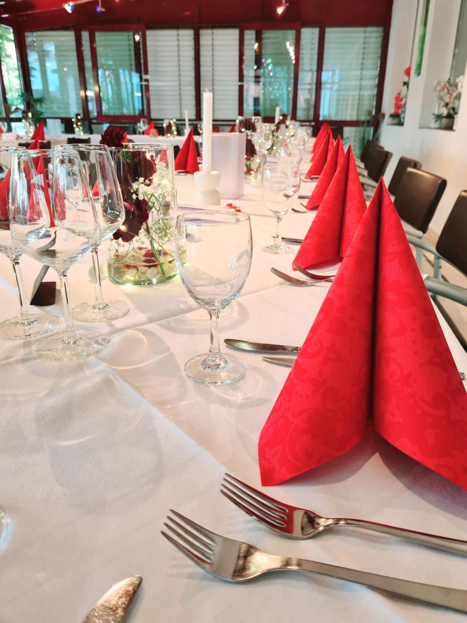 Hotel Krone Koenigsbrunn Bagian luar foto